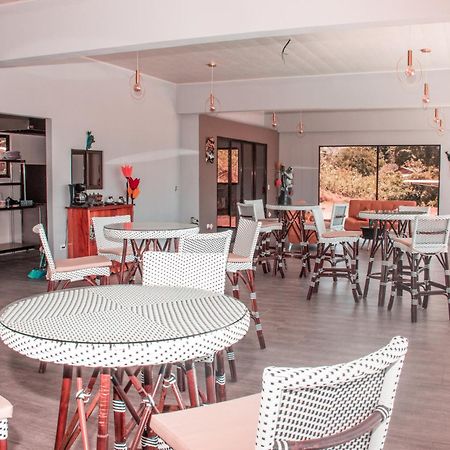 Hotel Margarita And Tour Operator Drakes Bay エクステリア 写真