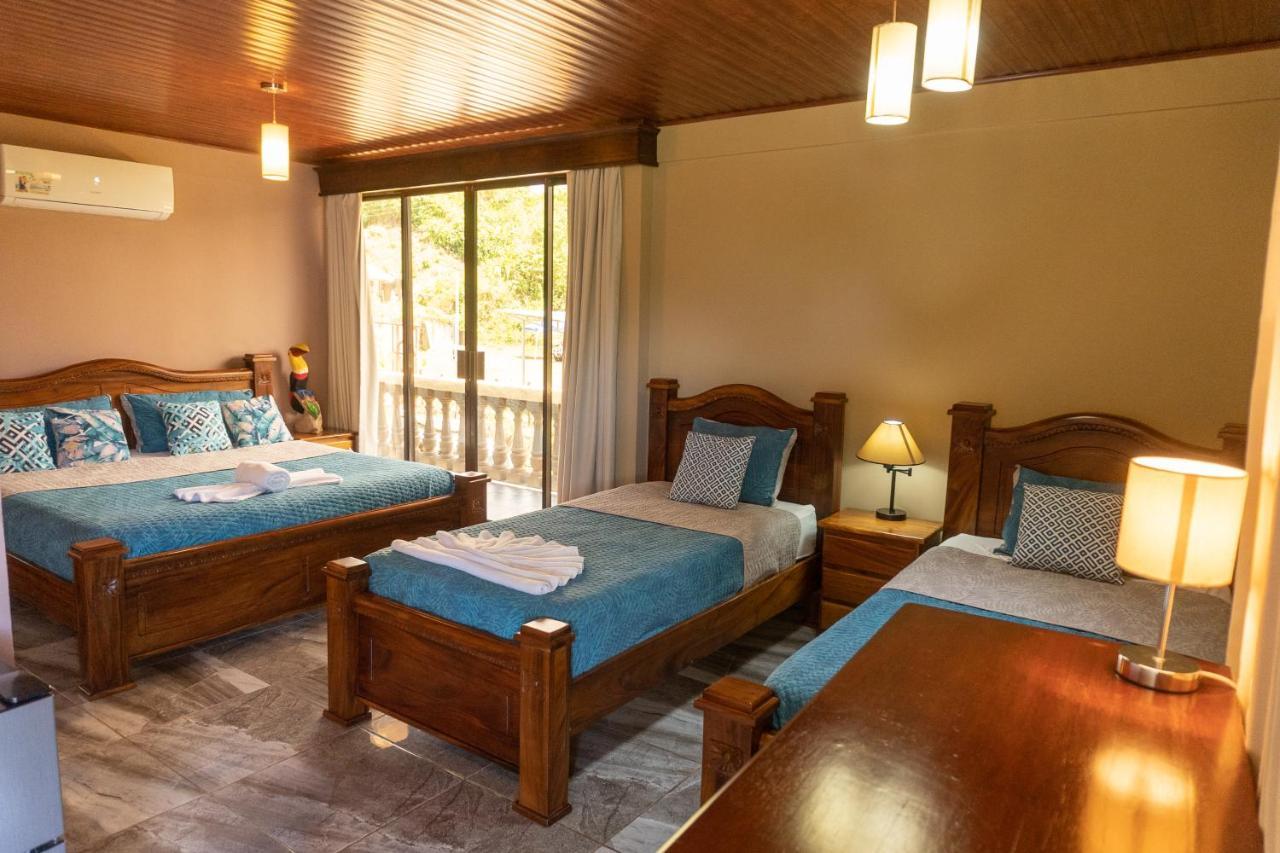 Hotel Margarita And Tour Operator Drakes Bay エクステリア 写真