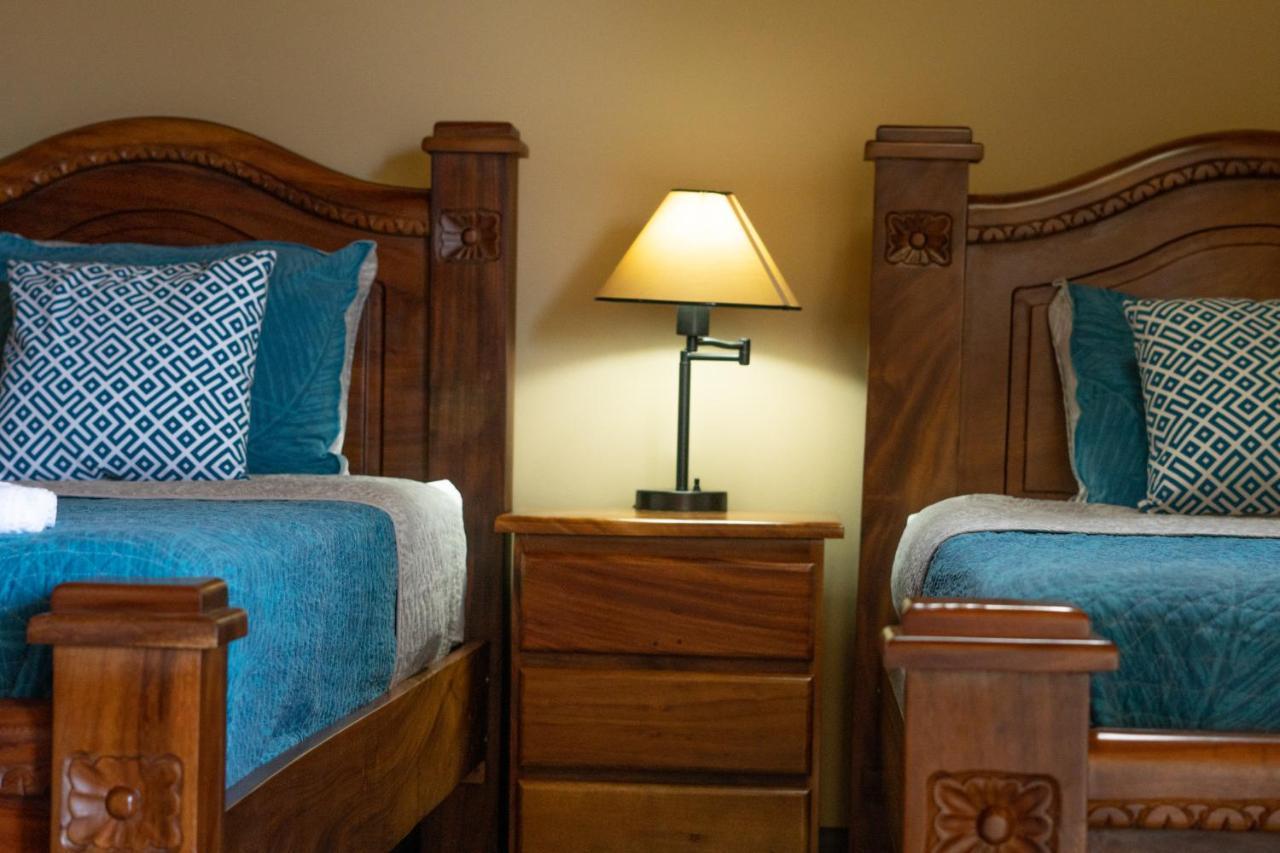 Hotel Margarita And Tour Operator Drakes Bay エクステリア 写真