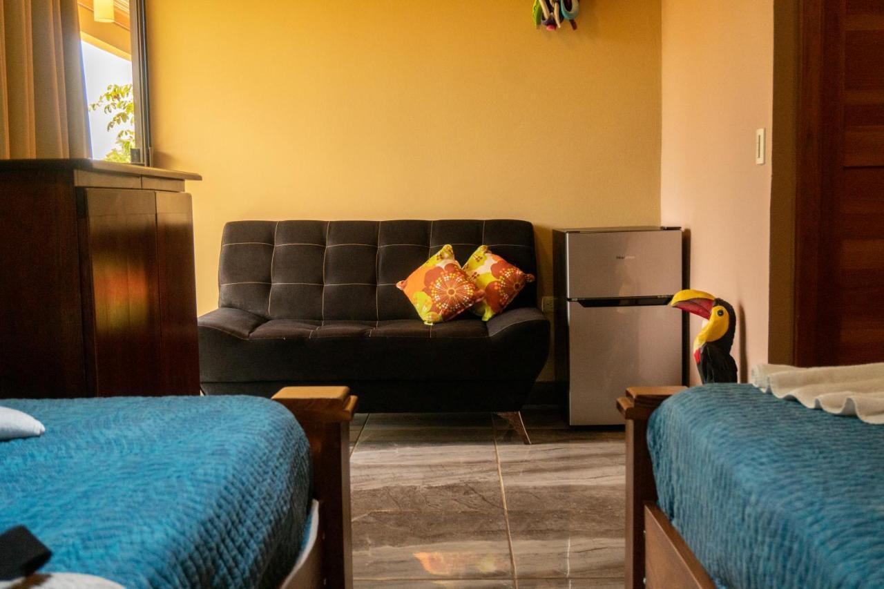 Hotel Margarita And Tour Operator Drakes Bay エクステリア 写真