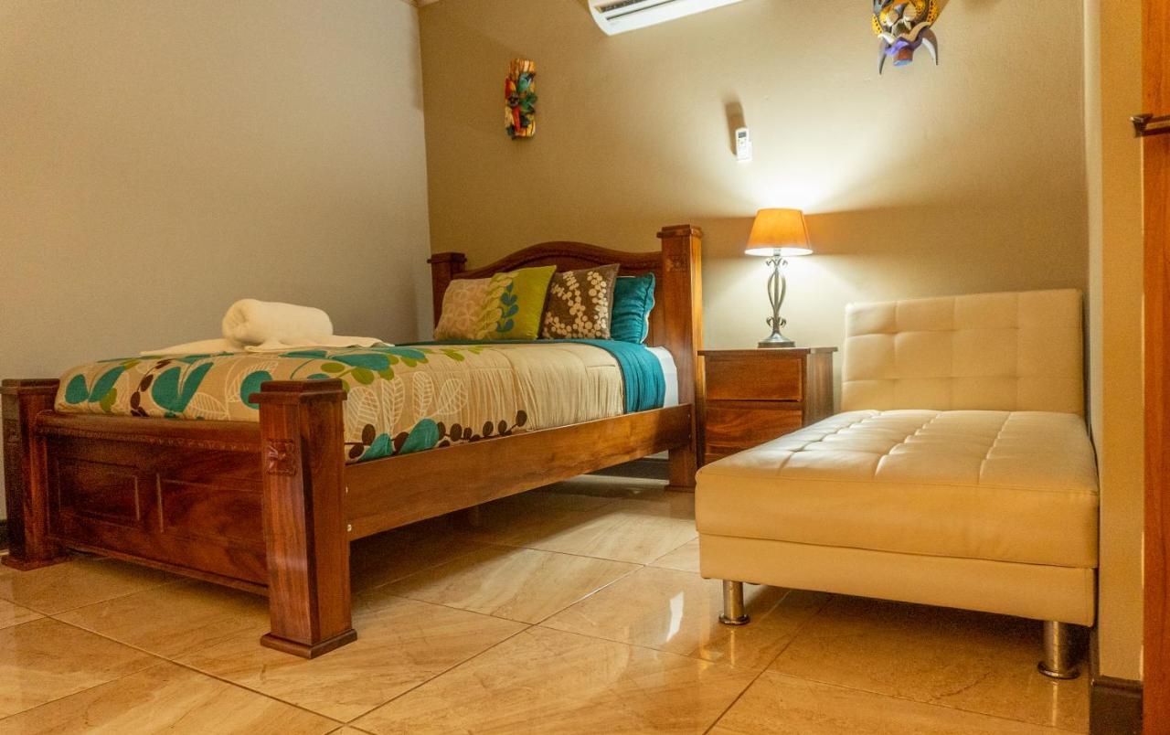 Hotel Margarita And Tour Operator Drakes Bay エクステリア 写真
