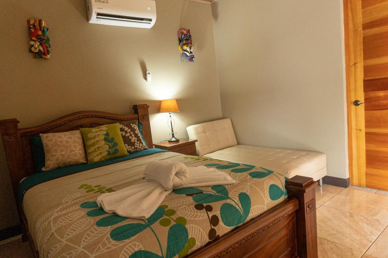 Hotel Margarita And Tour Operator Drakes Bay エクステリア 写真