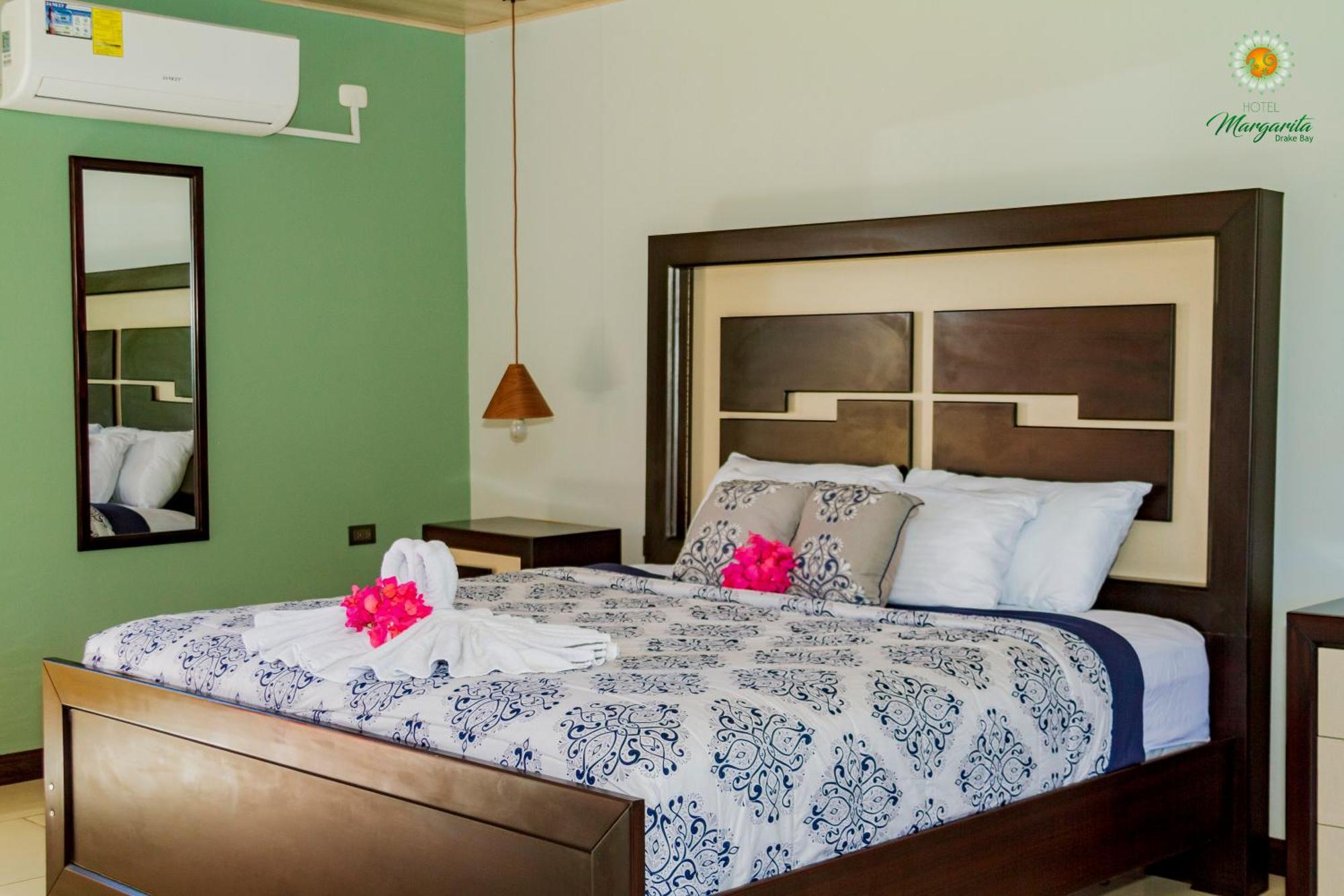 Hotel Margarita And Tour Operator Drakes Bay エクステリア 写真